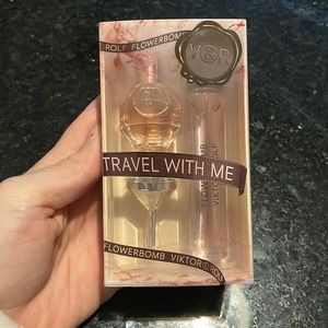 Viktor &Rolf Renaldi flower bomb perfume travel size BRAND NEW